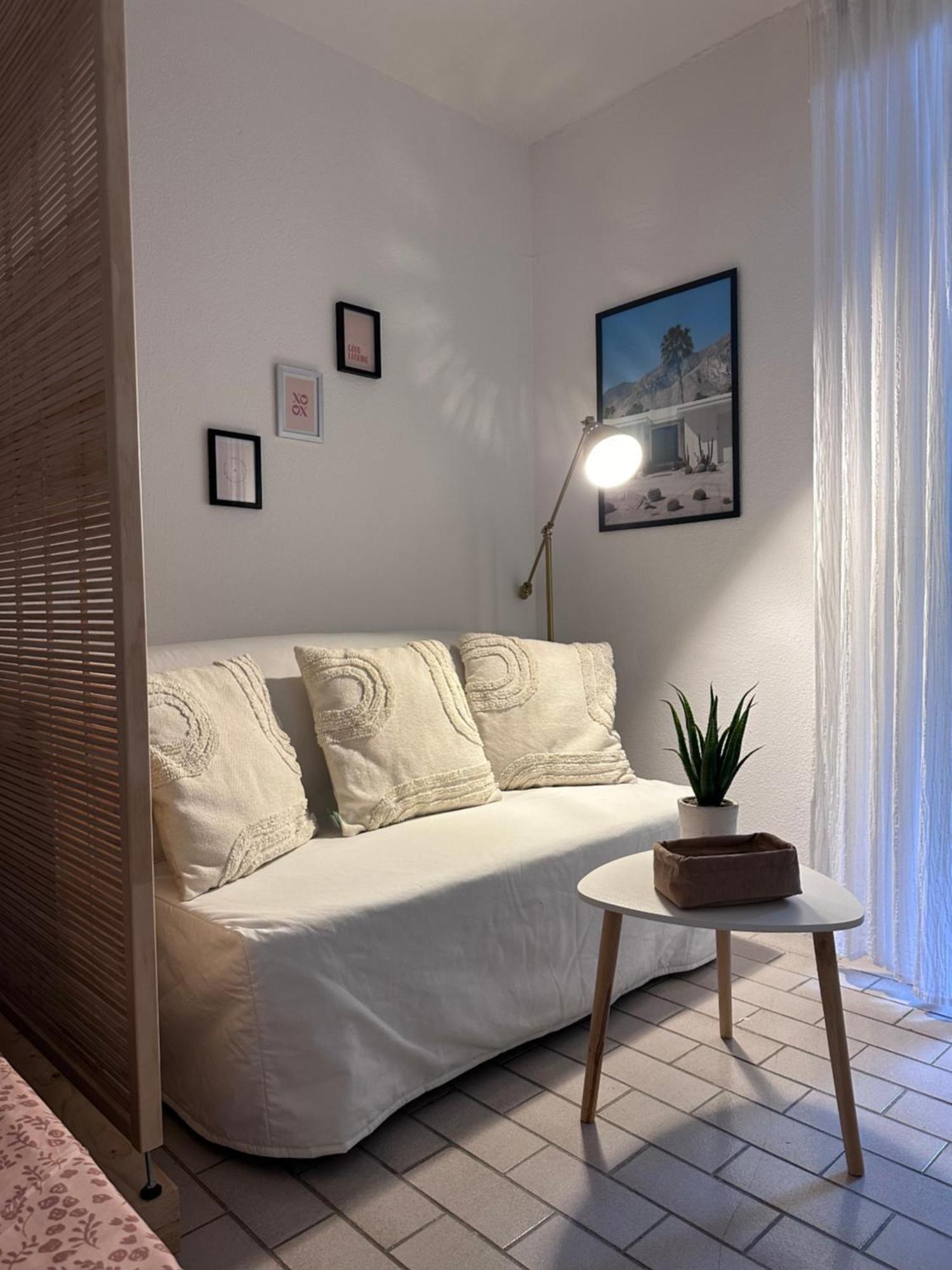 Studio Sur Le Port De Hyeres - A 2Min Des Plages, Clim & Balcon Экстерьер фото