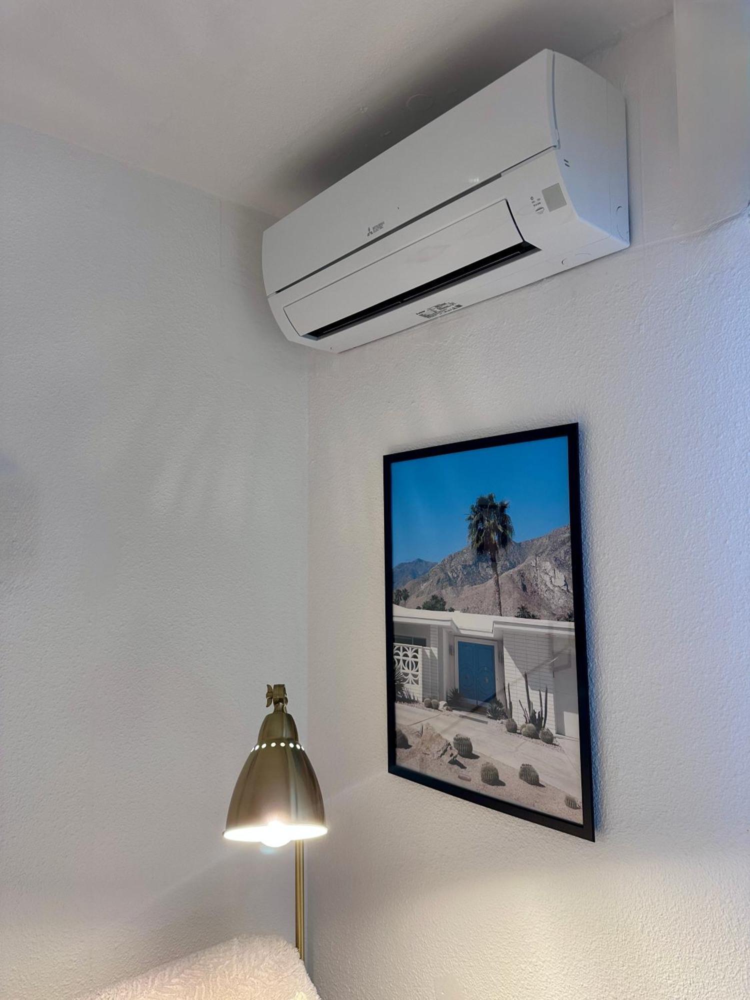 Studio Sur Le Port De Hyeres - A 2Min Des Plages, Clim & Balcon Экстерьер фото